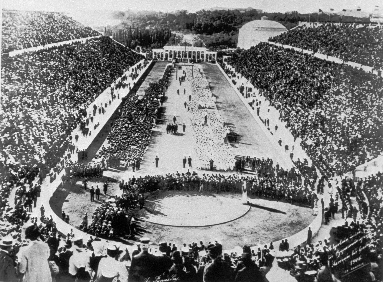 Os primeiros Jogos Olímpicos da era Moderna, realizados na Grécia em 1896 marcaram o início de uma nova era no Desporto.