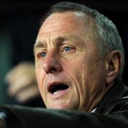 NÃO ATRIBUÍDA – Top – Johan Cruyff