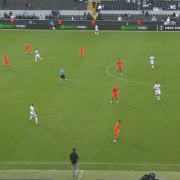 Defesas-Laterais dentro e Médios-Laterais fora. O Vitória de Guimarães como exemplo